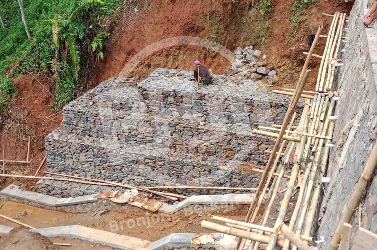 Proses Pemasangan Bronjong